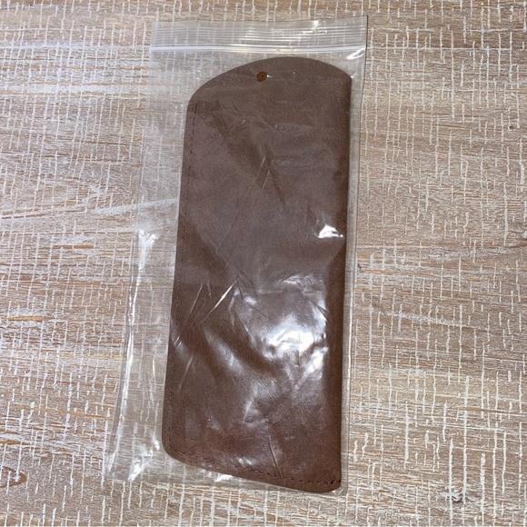 NWT Pendleton Brown Faux Leather Glasses/Sunglasses Sleeve Soft Case 7”x3” - Picture 3 of 4